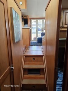 interior, Mainship 400, trawler for sale