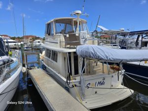 exterior, Mainship 400, trawler for sale