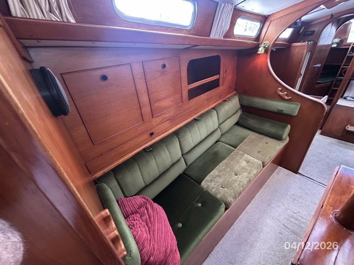 salon, Rival 41, sailboat for sale