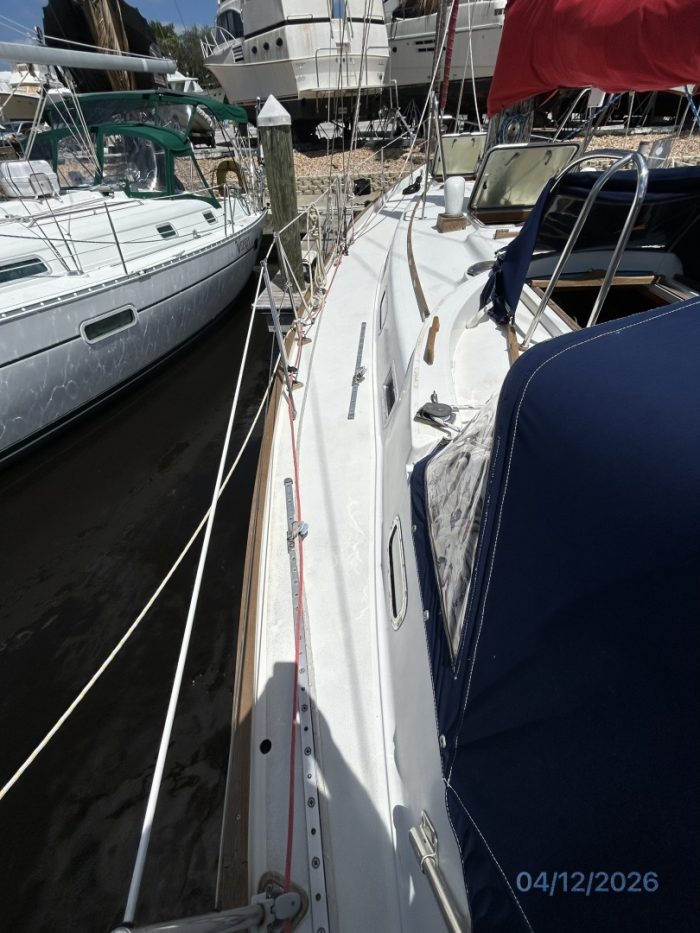 deck, Rival 41, sailboat for sale