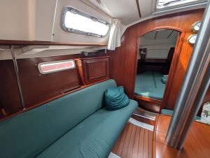 salon, Beneteau 331, sailboat for sale