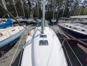 deck, Beneteau 331, sailboat for sale