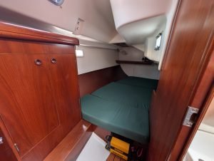bed, Beneteau 331, sailboat for sale