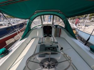 helm, Beneteau 331, sailboat for sale