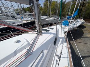 deck, Beneteau 331, sailboat for sale