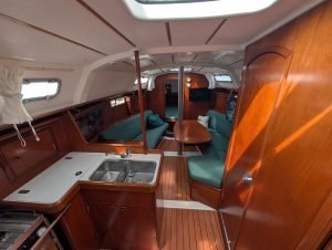 salon, Beneteau 331, sailboat for sale
