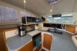 salon, Leopard 42, catamaran for sale