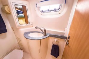 bath, Leopard 42, catamaran for sale