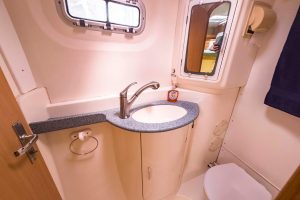 bath, Leopard 42, catamaran for sale