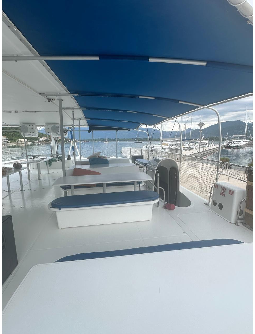 deck, FP 80 Tahiti, catamaran for sale