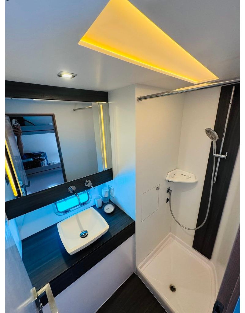 bath, Outremer 5X, catamaran for sale