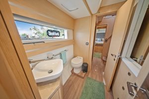 bath, Privilege 510, catamaran for sale