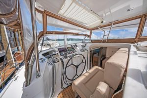 helm, Privilege 510, catamaran for sale
