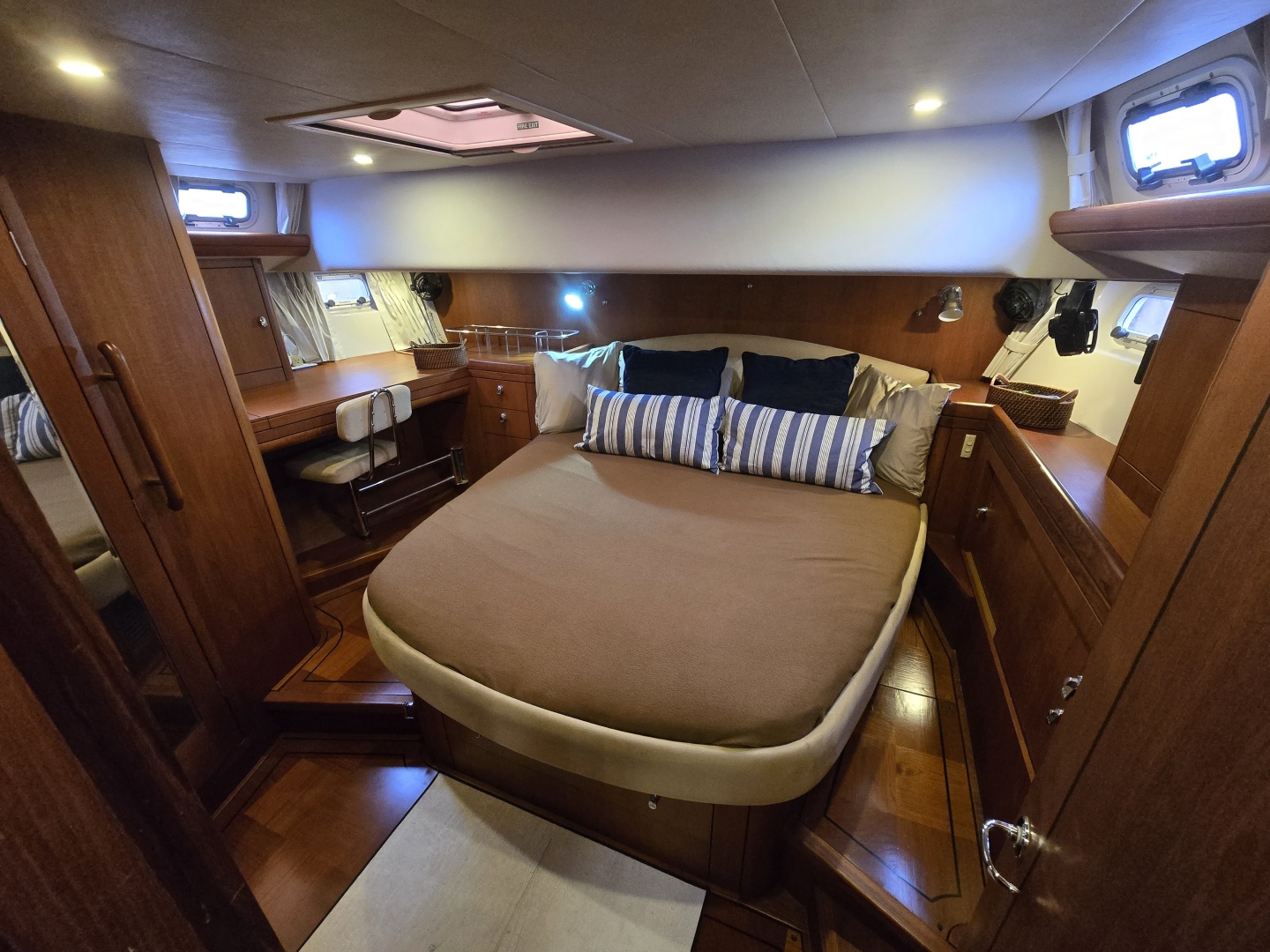Boat Image