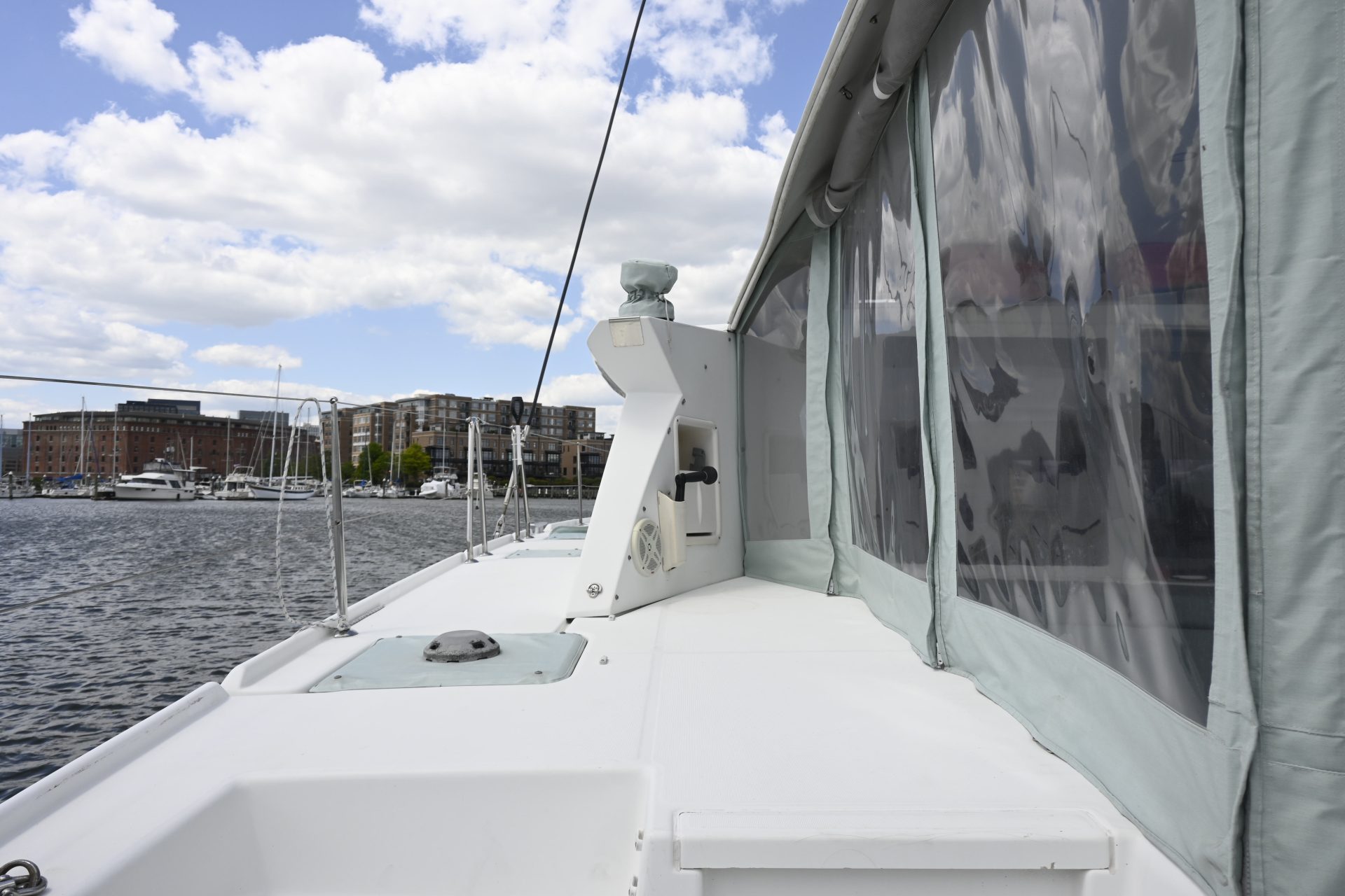 2010 Lagoon 421