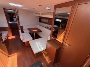 salon, Beneteau 48 Oceanis, sailboat for sale