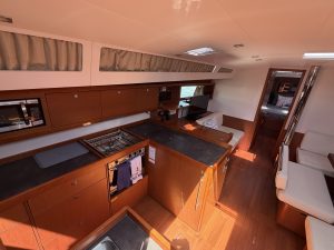 salon, Beneteau 48 Oceanis, sailboat for sale