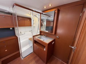 bath, Beneteau 48 Oceanis, sailboat for sale