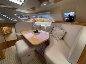 salon, Knysna 500, catamaran for sale
