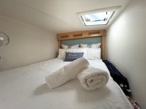 bed, Knysna 500, catamaran for sale