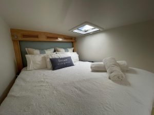 bed, Knysna 500, catamaran for sale