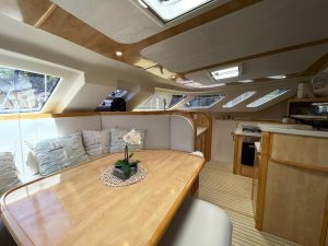 salon, Knysna 500, catamaran for sale