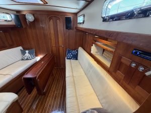 salon, Valiant 42, sailboat for sale