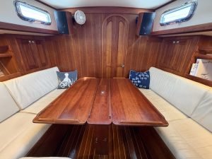 salon, Valiant 42, sailboat for sale