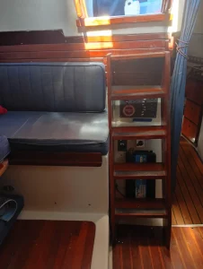 salon, Irwin 32.5, sailboat for sale