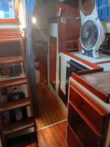 interior, Irwin 32.5, sailboat for sale