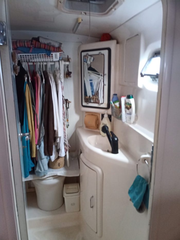 bath, Leopard 47, catamaran for sale