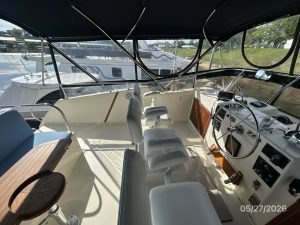 helm, Hatteras 42 LRC, trawler for sale