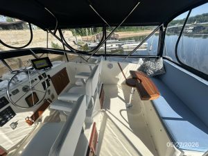 helm, Hatteras 42 LRC, trawler for sale