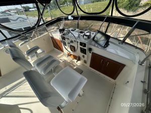 helm, Hatteras 42 LRC, trawler for sale