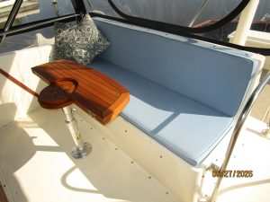 cockpit, Hatteras 42 LRC, trawler for sale