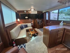 salon, Hatteras 42 LRC, trawler for sale