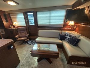 salon, Hatteras 42 LRC, trawler for sale