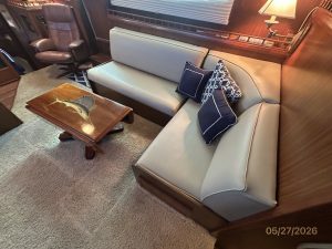 salon, Hatteras 42 LRC, trawler for sale