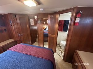 bed, Hatteras 42 LRC, trawler for sale