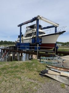 boatyard, Hatteras 42 LRC, trawler for sale
