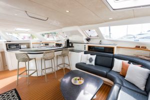 salon, Voyage 520, catamaran for sale