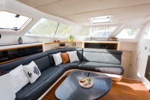 salon, Voyage 520, catamaran for sale