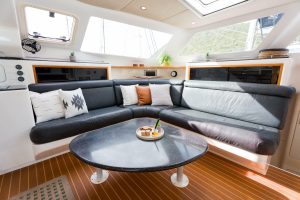 salon, Voyage 520, catamaran for sale