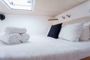 bed, Voyage 520, catamaran for sale