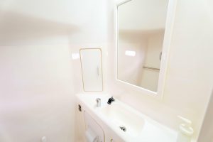 bath, Voyage 520, catamaran for sale
