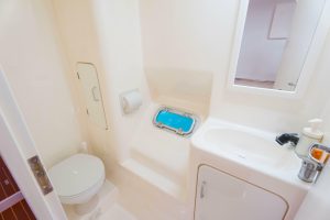 bath, Voyage 520, catamaran for sale