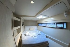 bed, Leopard 51 PowerCat, trawler for sale