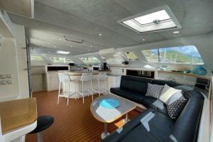 salon, Voyage 500, catamaran for sale