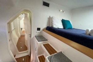 bed, Voyage 500, catamaran for sale