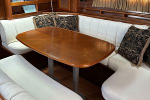 salon, Beneteau 461 Oceanis, sailboat for sale